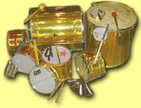 les principaux instruments d'une bateria de samba